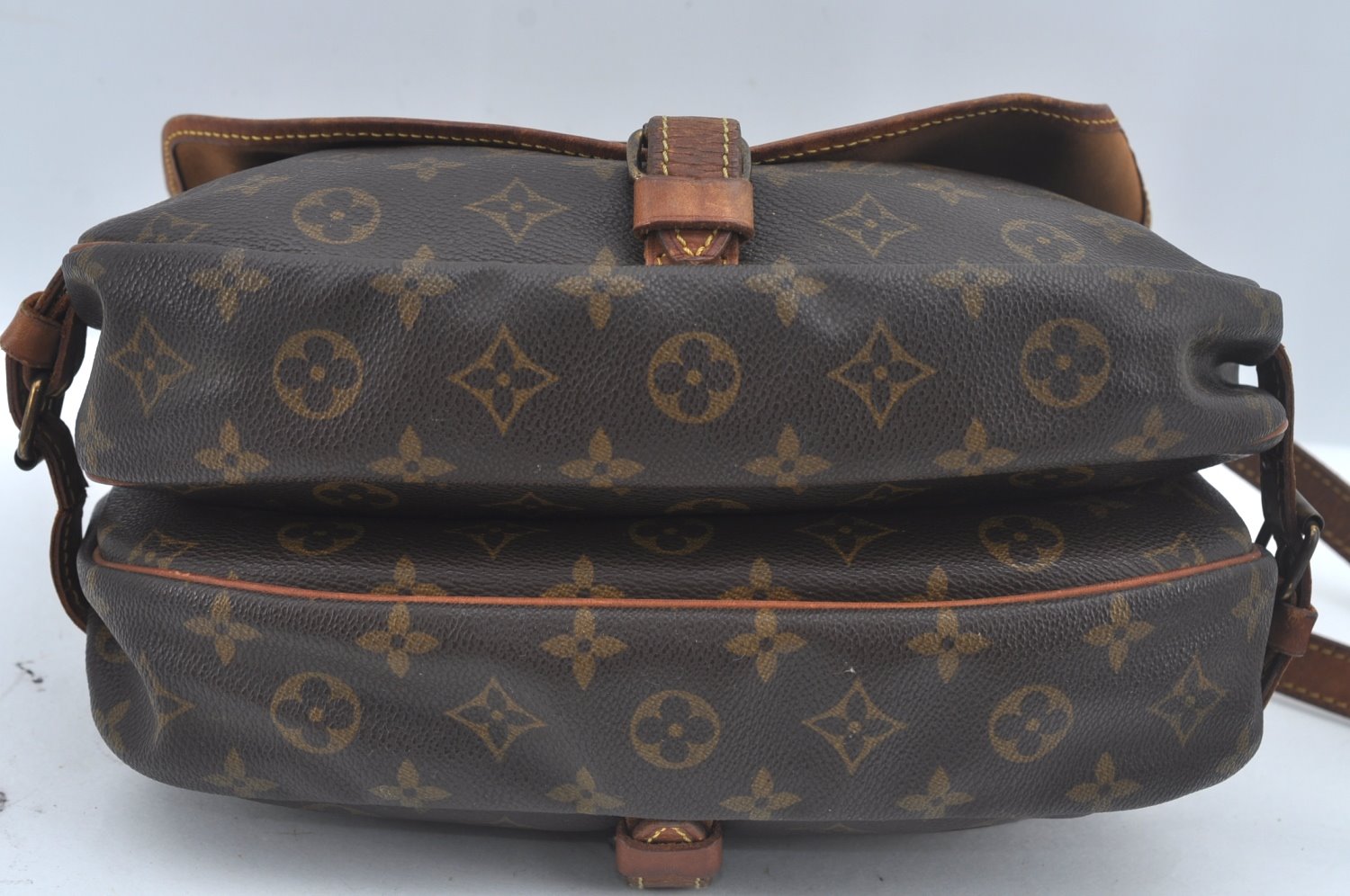 Authentic Louis Vuitton Monogram Saumur 30 Shoulder Cross Bag M42256 LV 2989J