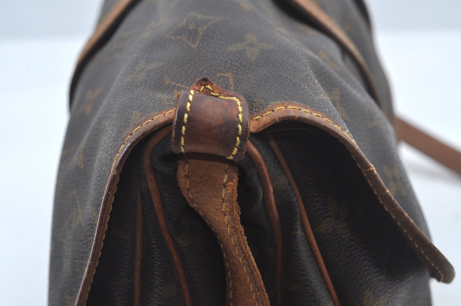 Authentic Louis Vuitton Monogram Saumur 30 Shoulder Cross Bag M42256 LV 2989J