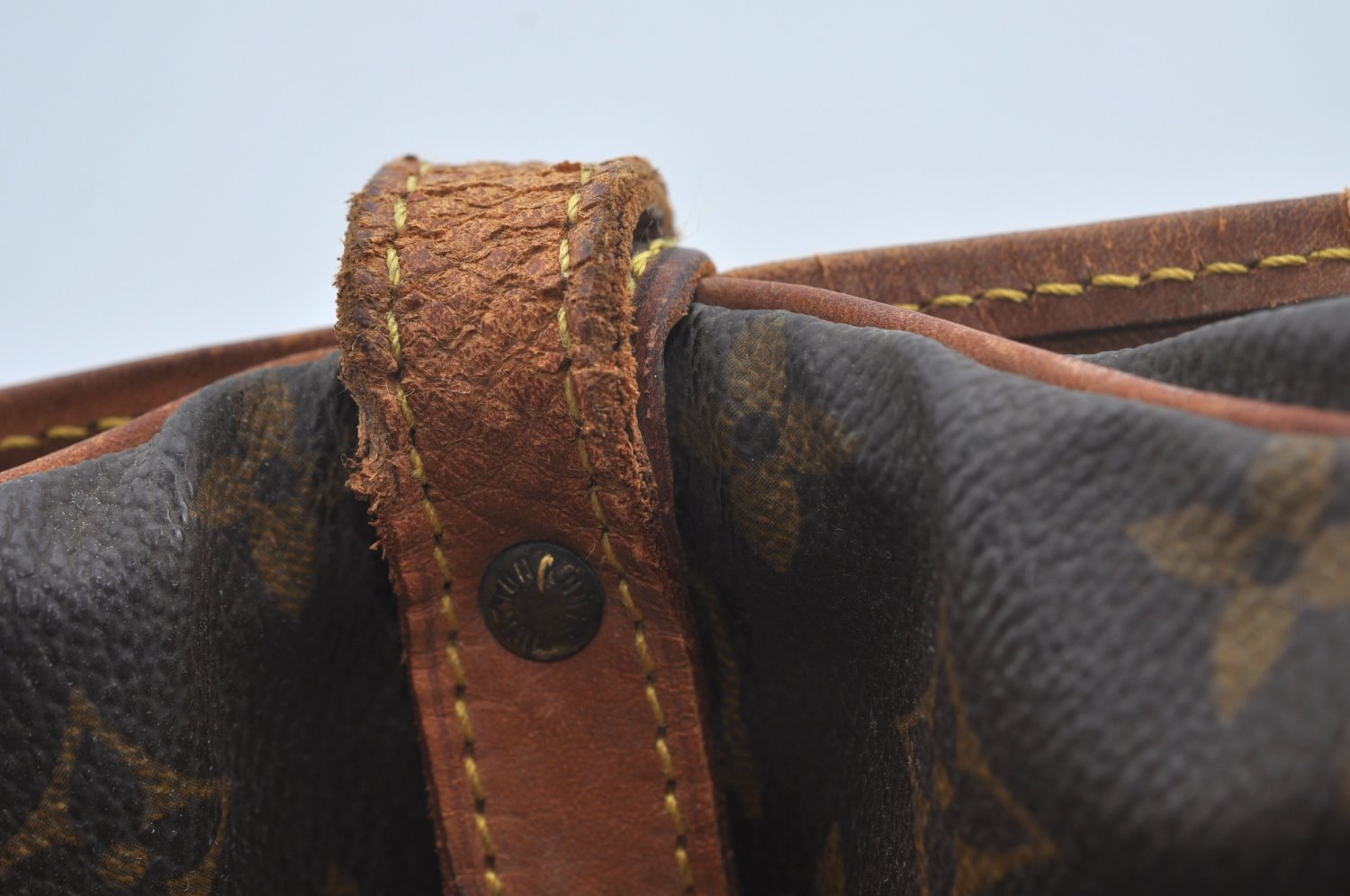 Authentic Louis Vuitton Monogram Saumur 30 Shoulder Cross Bag M42256 LV 2989J