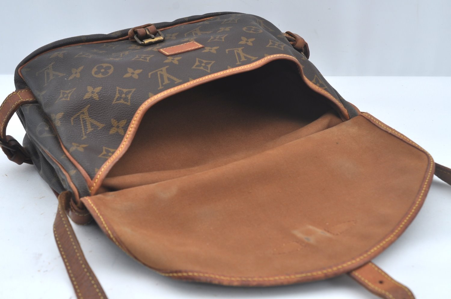 Authentic Louis Vuitton Monogram Saumur 30 Shoulder Cross Bag M42256 LV 2989J