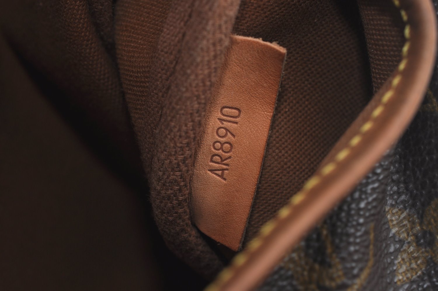 Authentic Louis Vuitton Monogram Saumur 30 Shoulder Cross Bag M42256 LV 2989J