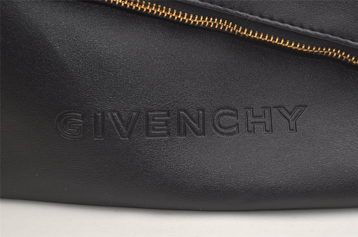 Authentic GIVENCHY Leather Shoulder Cross Body Bag Purse Black 2989K