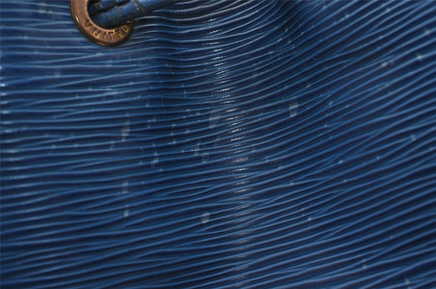 Authentic Louis Vuitton Epi Petit Noe Drawstring Bag M44105 Blue Junk 2990I