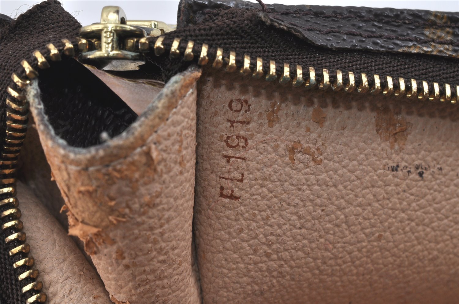 Authentic Louis Vuitton Monogram Pouch For Bucket GM LV Junk 2992K