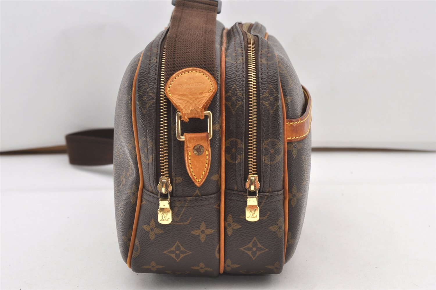 Authentic Louis Vuitton Monogram Reporter PM Shoulder Cross Bag M45254 LV 2996J