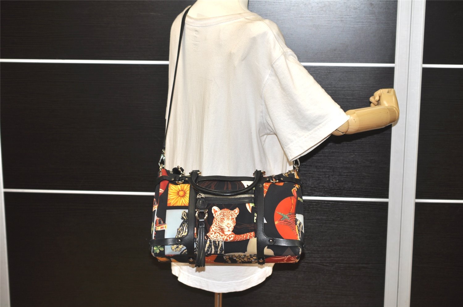 Authentic Salvatore Ferragamo Gancini Nylon Leather 2Way Hand Bag Black 3003K
