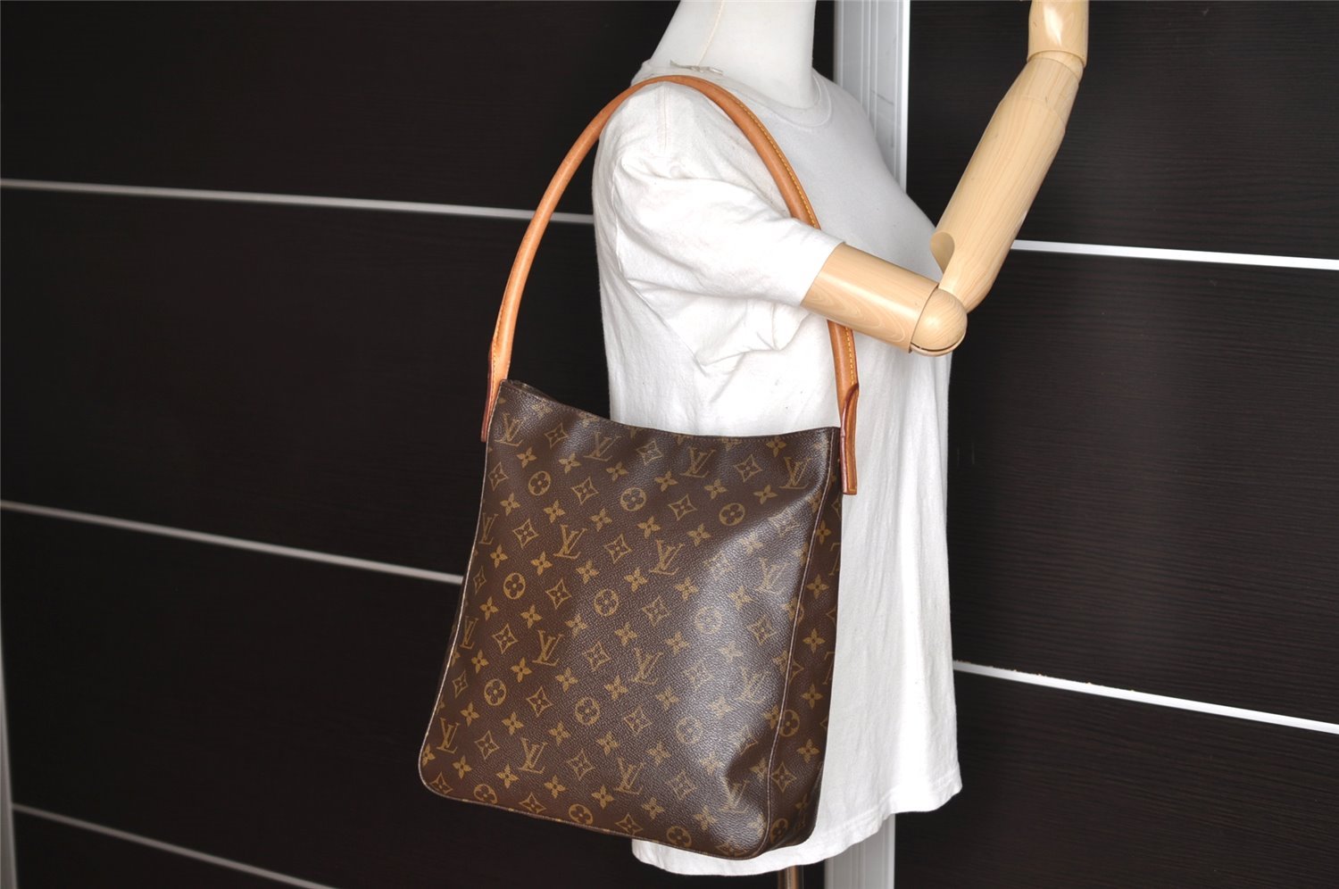 Authentic Louis Vuitton Monogram Looping GM Shoulder Bag M51145 LV 3011J