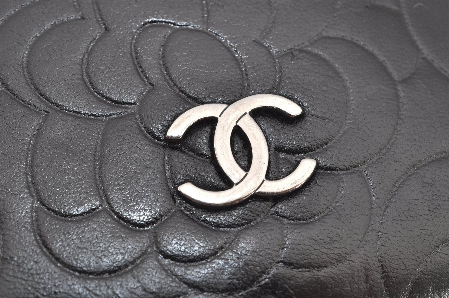 Authentic CHANEL Camellia Calf Skin CC Logo Bifold Long Wallet Purse Black 3011K