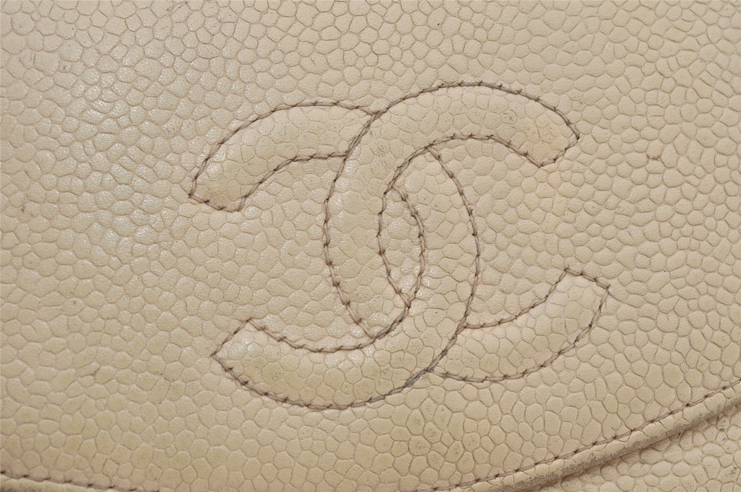 Authentic CHANEL Caviar Skin CC Logo Bifold Wallet Purse Cream White 3013K