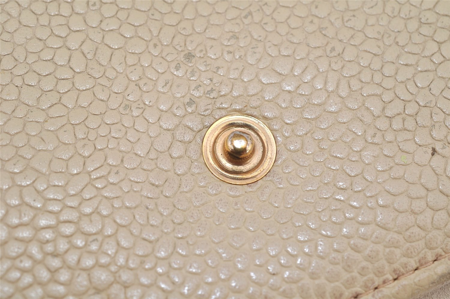 Authentic CHANEL Caviar Skin CC Logo Bifold Wallet Purse Cream White 3013K