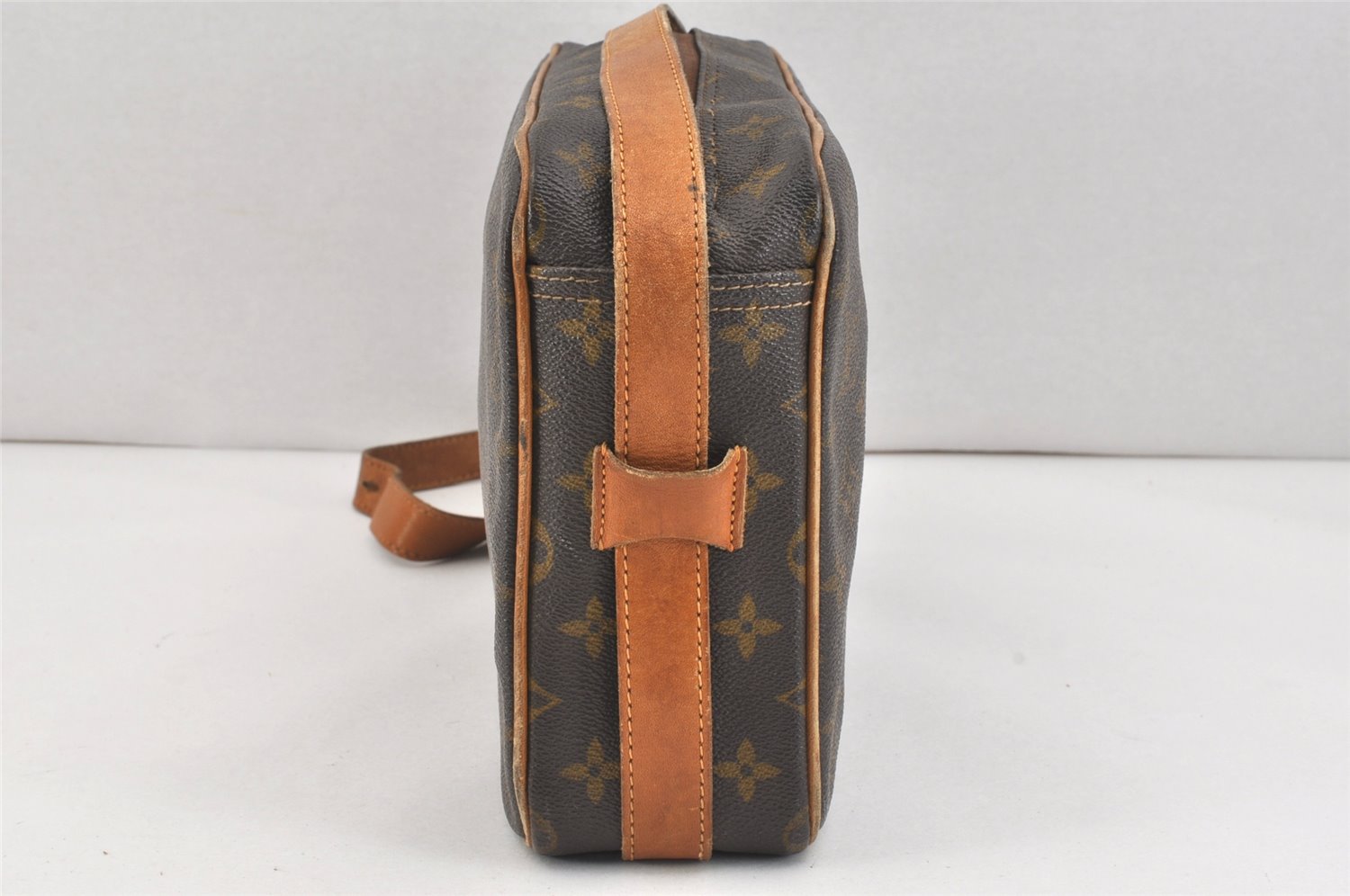 Auth Louis Vuitton Monogram Sac Bandouliere 30 Shoulder Bag USA Model LV 3016K