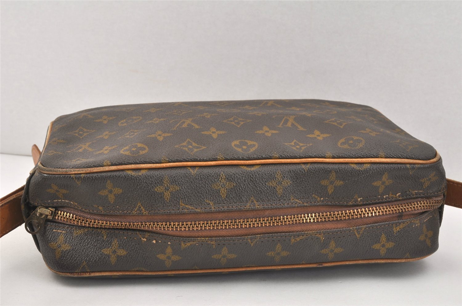 Auth Louis Vuitton Monogram Sac Bandouliere 30 Shoulder Bag USA Model LV 3016K