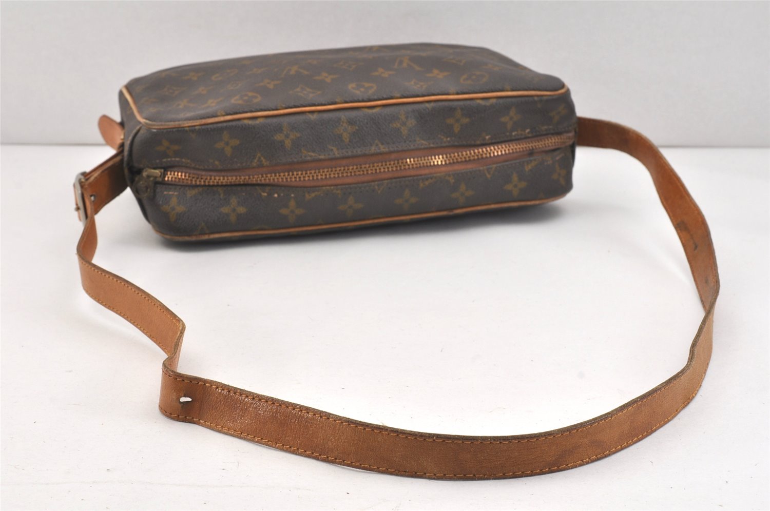 Auth Louis Vuitton Monogram Sac Bandouliere 30 Shoulder Bag USA Model LV 3016K