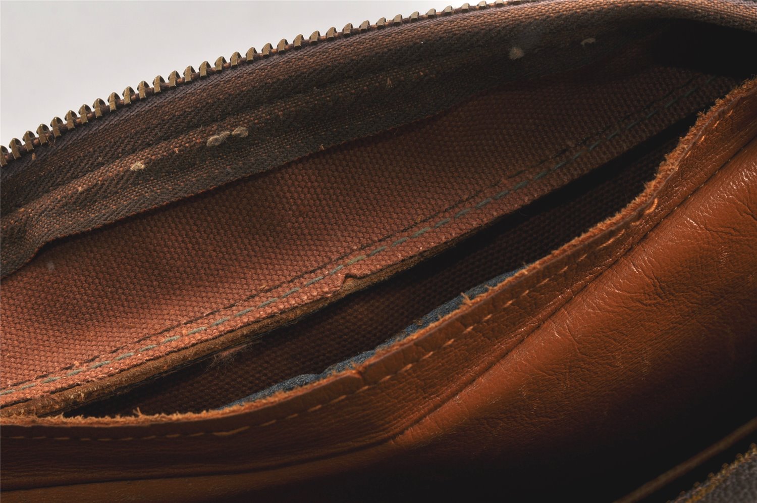 Auth Louis Vuitton Monogram Sac Bandouliere 30 Shoulder Bag USA Model LV 3016K