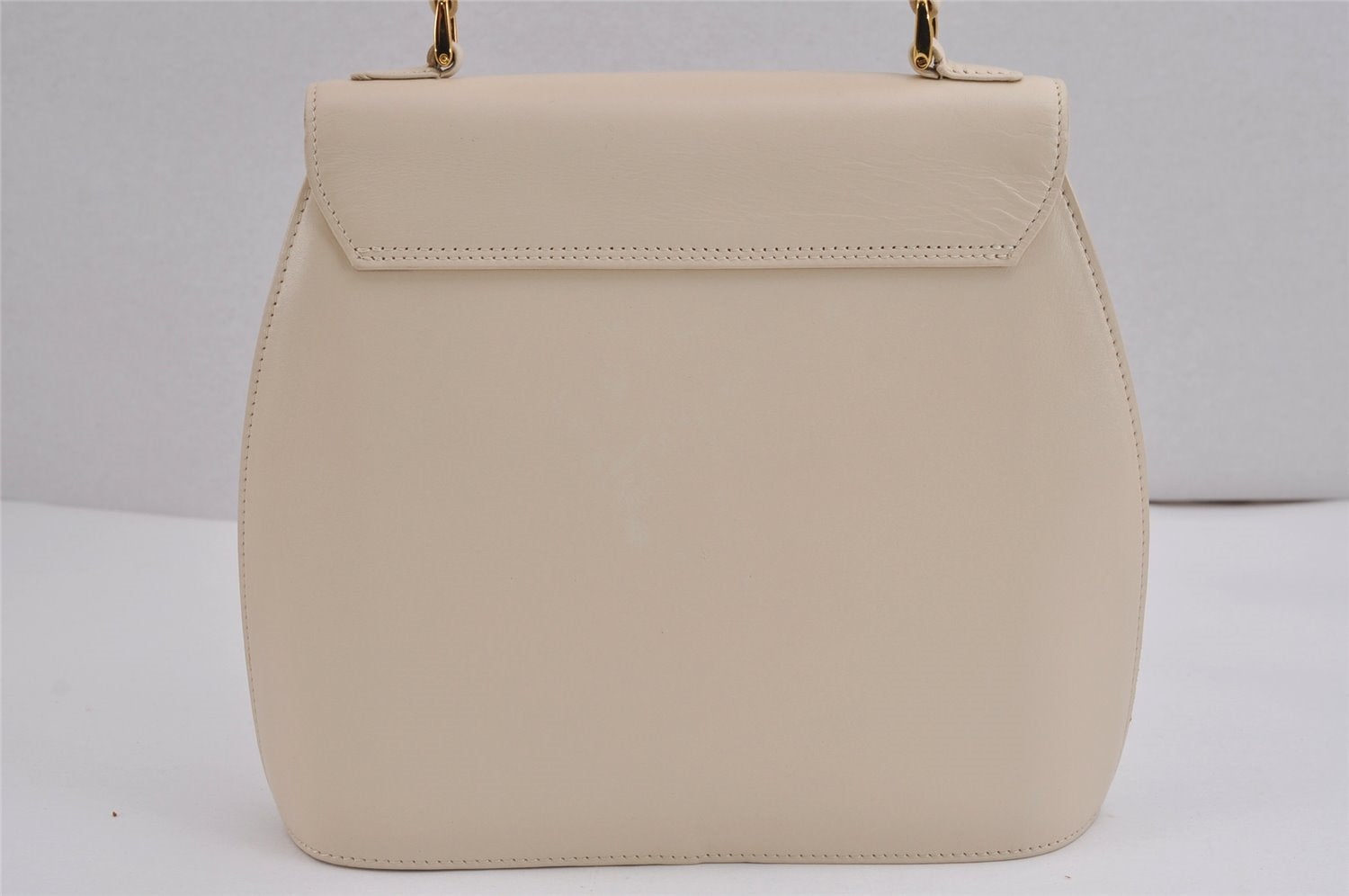 Authentic GIVENCHY Vintage Leather Shoulder Hand Bag Purse White 3024J