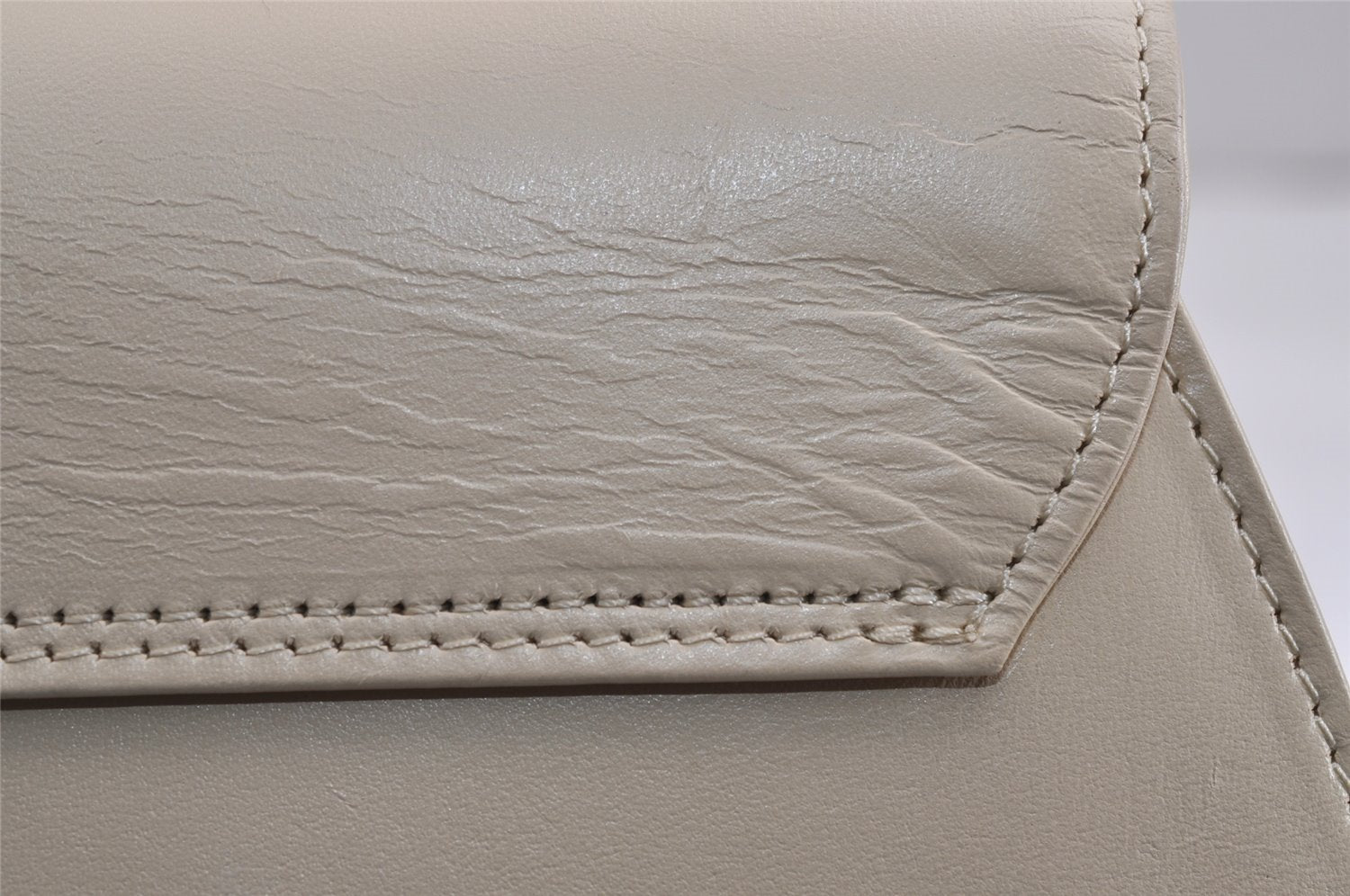 Authentic GIVENCHY Vintage Leather Shoulder Hand Bag Purse White 3024J