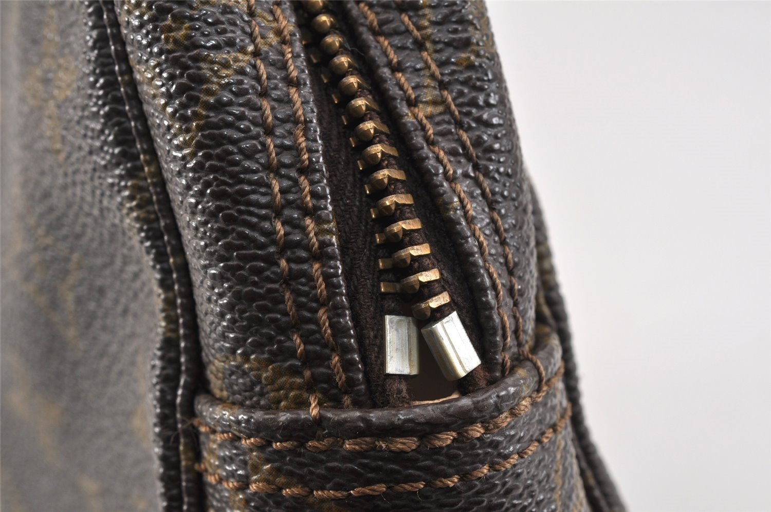 Auth Louis Vuitton Monogram Trousse Toilette 23 Clutch Bag M47524 Junk 3025K