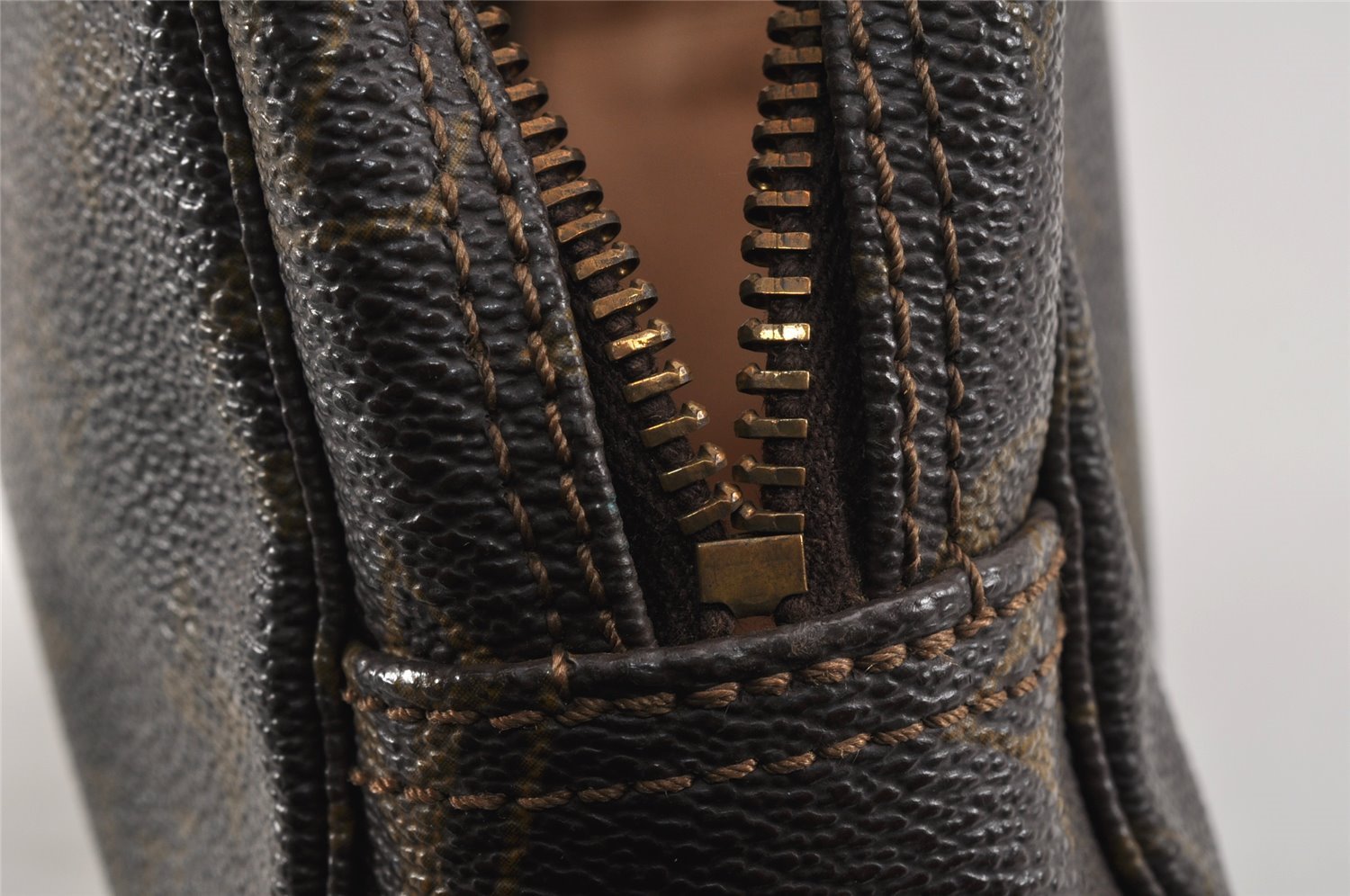 Auth Louis Vuitton Monogram Trousse Toilette 23 Clutch Bag M47524 Junk 3025K