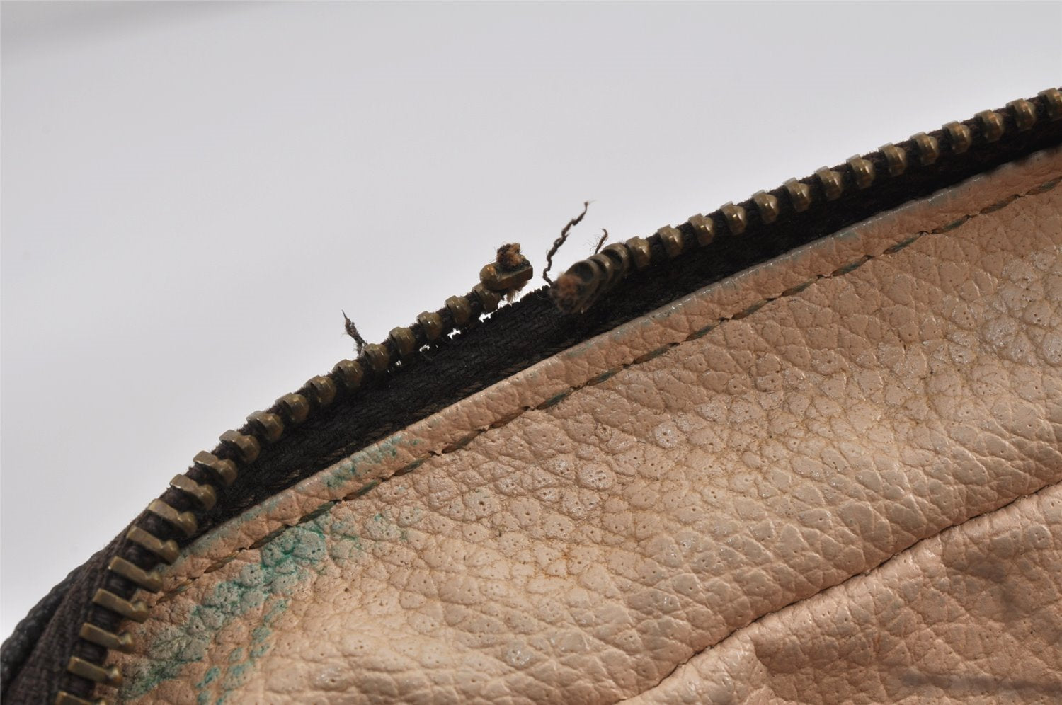 Auth Louis Vuitton Monogram Trousse Toilette 23 Clutch Bag M47524 Junk 3025K