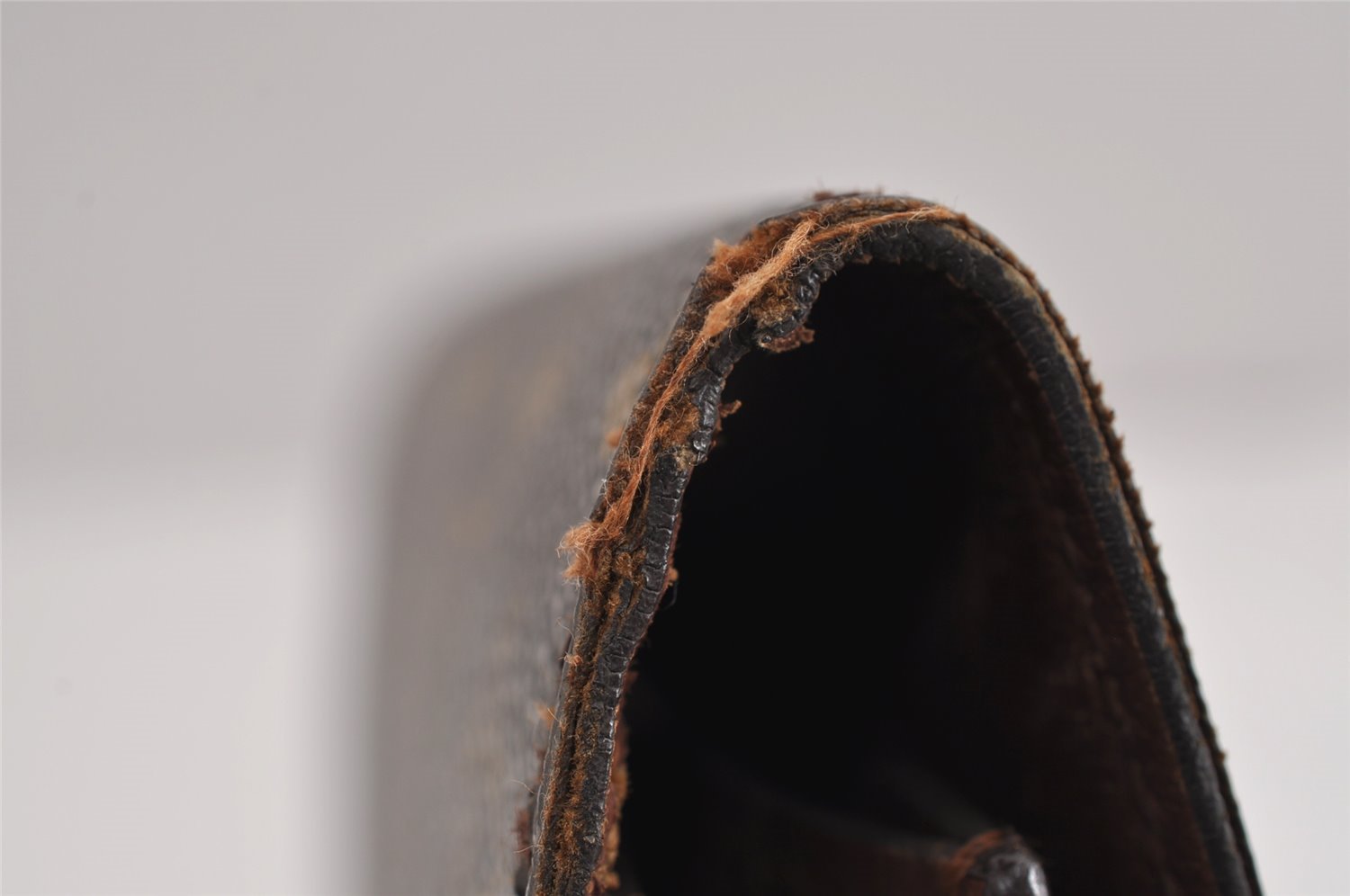 Authentic Louis Vuitton Monogram Chaillot Clutch Bag M51788 LV 3029J