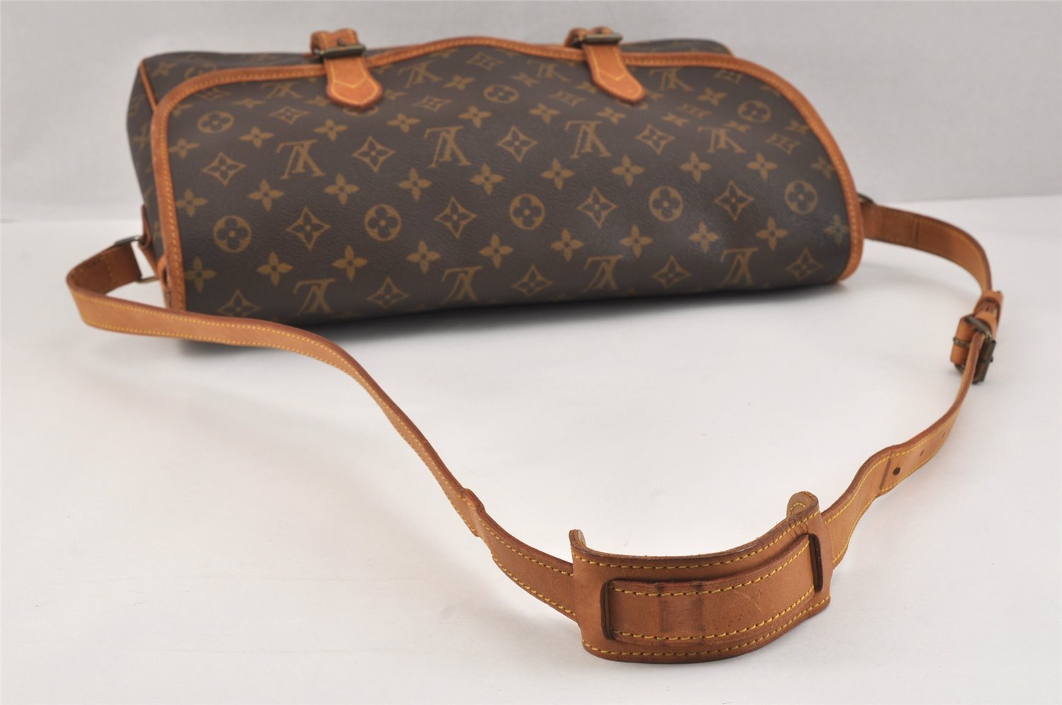 Authentic Louis Vuitton Monogram Gibeciere GM Shoulder Cross Bag M42246 LV 3032K