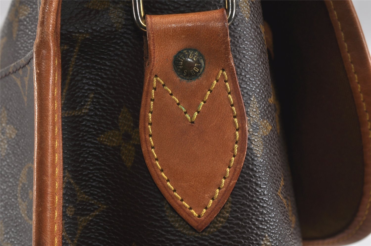 Authentic Louis Vuitton Monogram Gibeciere GM Shoulder Cross Bag M42246 LV 3032K