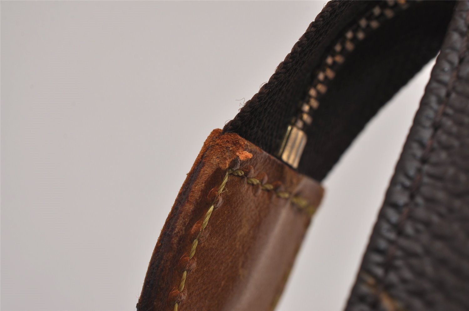 Authentic Louis Vuitton Monogram Poche Toilette 15 M47546 Cosmetics Pouch 3033J