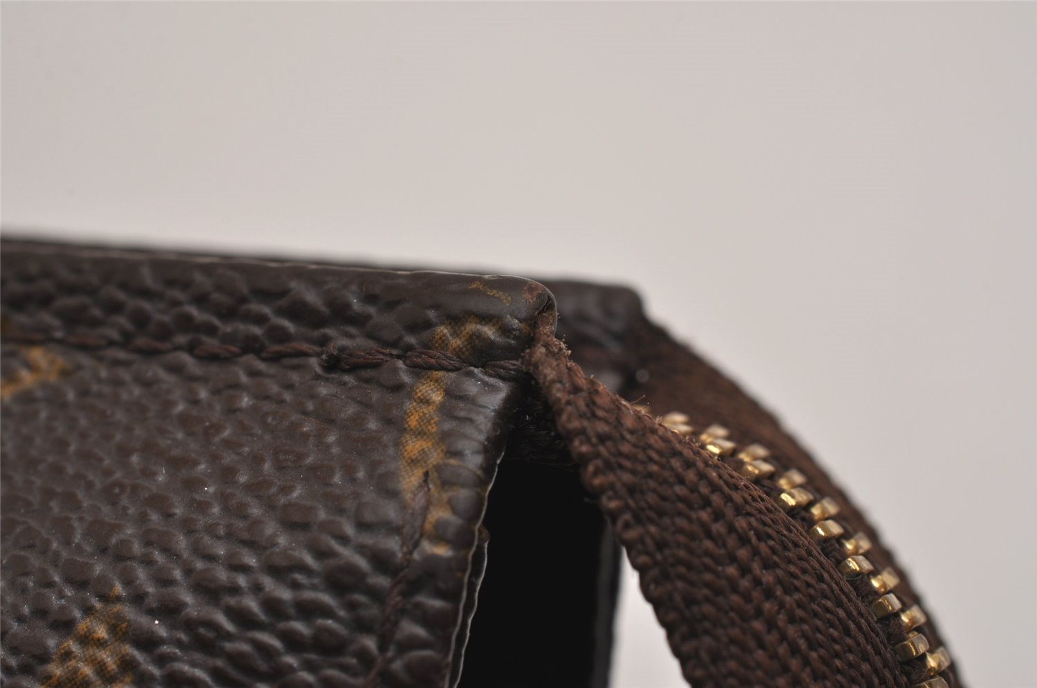 Authentic Louis Vuitton Monogram Poche Toilette 15 M47546 Cosmetics Pouch 3033J