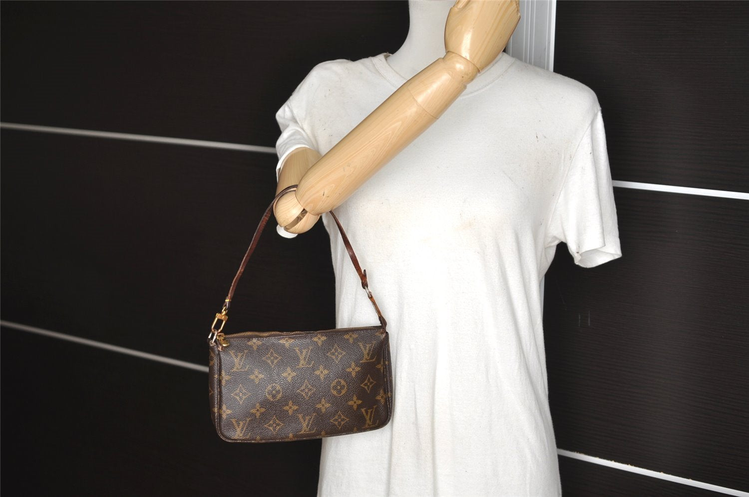 Authentic Louis Vuitton Monogram Pochette Accessoires Pouch M51980 LV 3042J