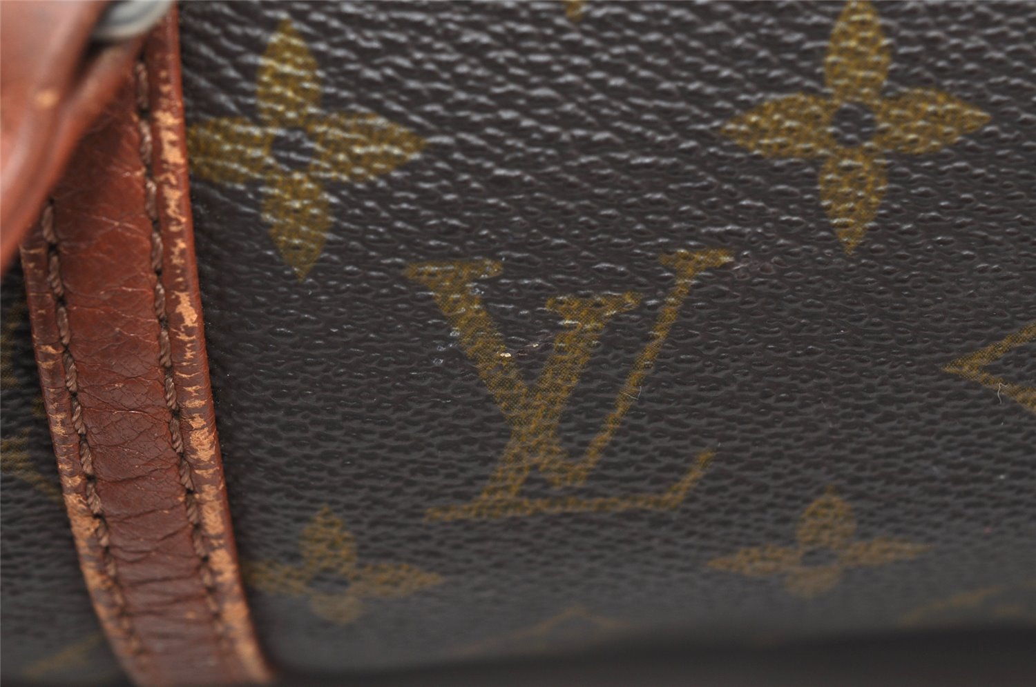 Authentic Louis Vuitton Monogram Papillon 26 Hand Bag Old Model LV 3050K