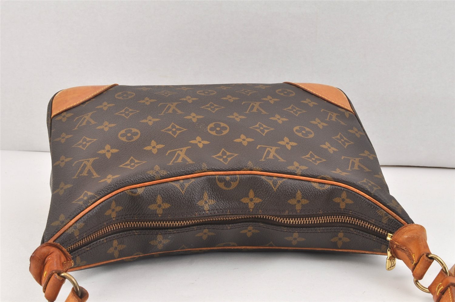 Authentic Louis Vuitton Monogram Boulogne 30 Shoulder Cross Bag M52165 LV 3053K