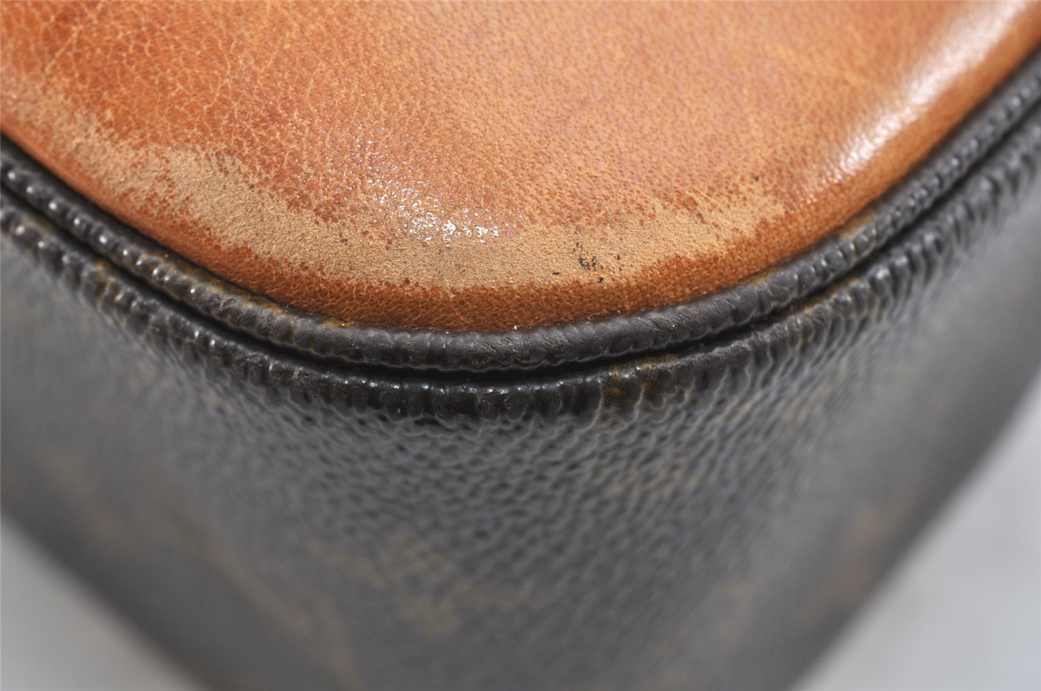 Authentic Louis Vuitton Monogram Boulogne 30 Shoulder Cross Bag M52165 LV 3053K