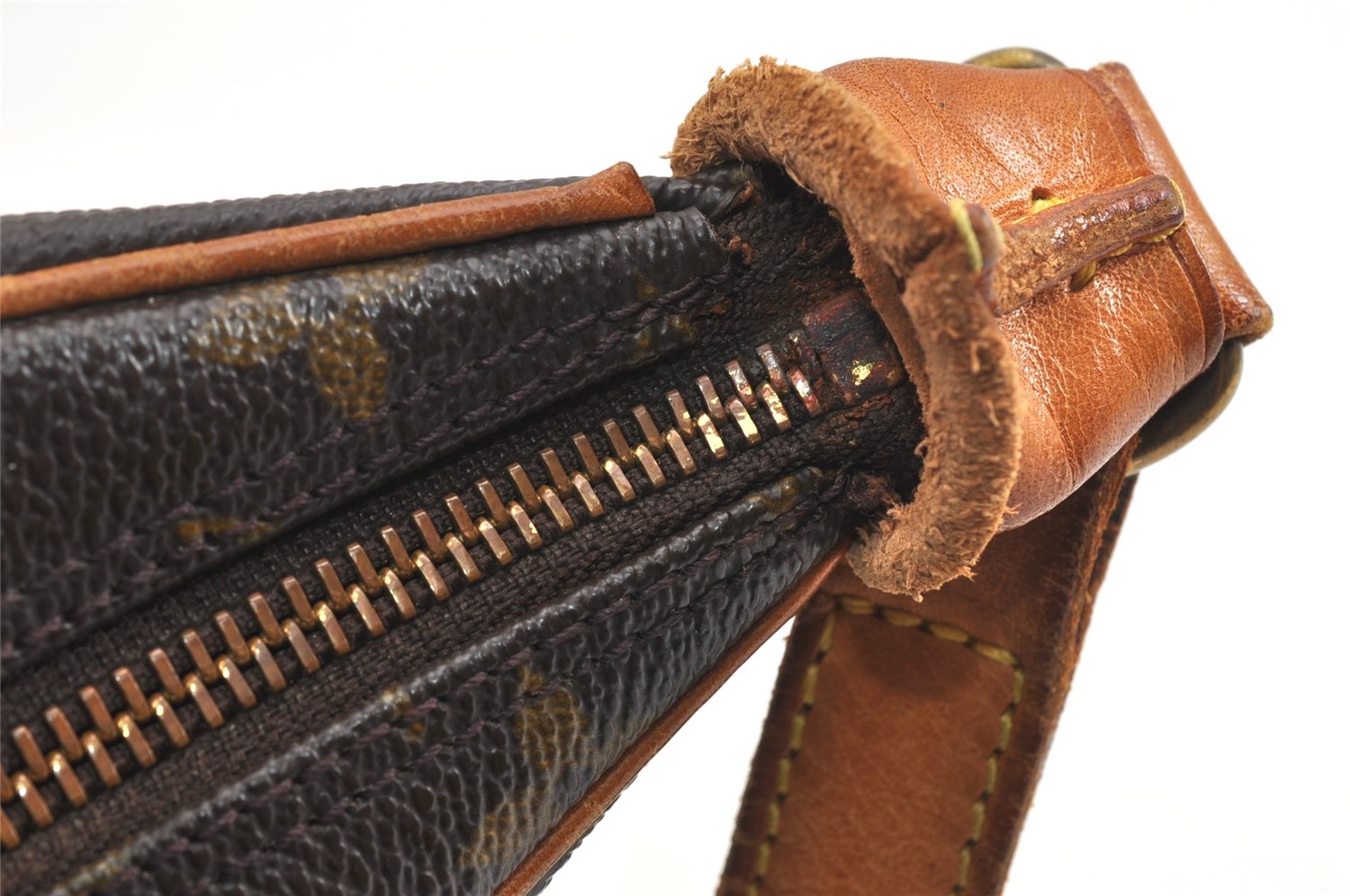 Authentic Louis Vuitton Monogram Boulogne 30 Shoulder Cross Bag M52165 LV 3053K