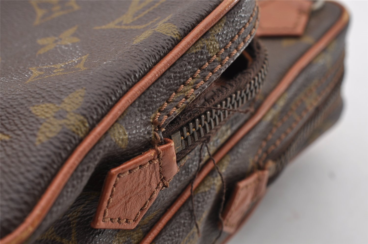 Authentic Louis Vuitton Monogram Amazone Shoulder Cross Body Bag Old Model 3055I