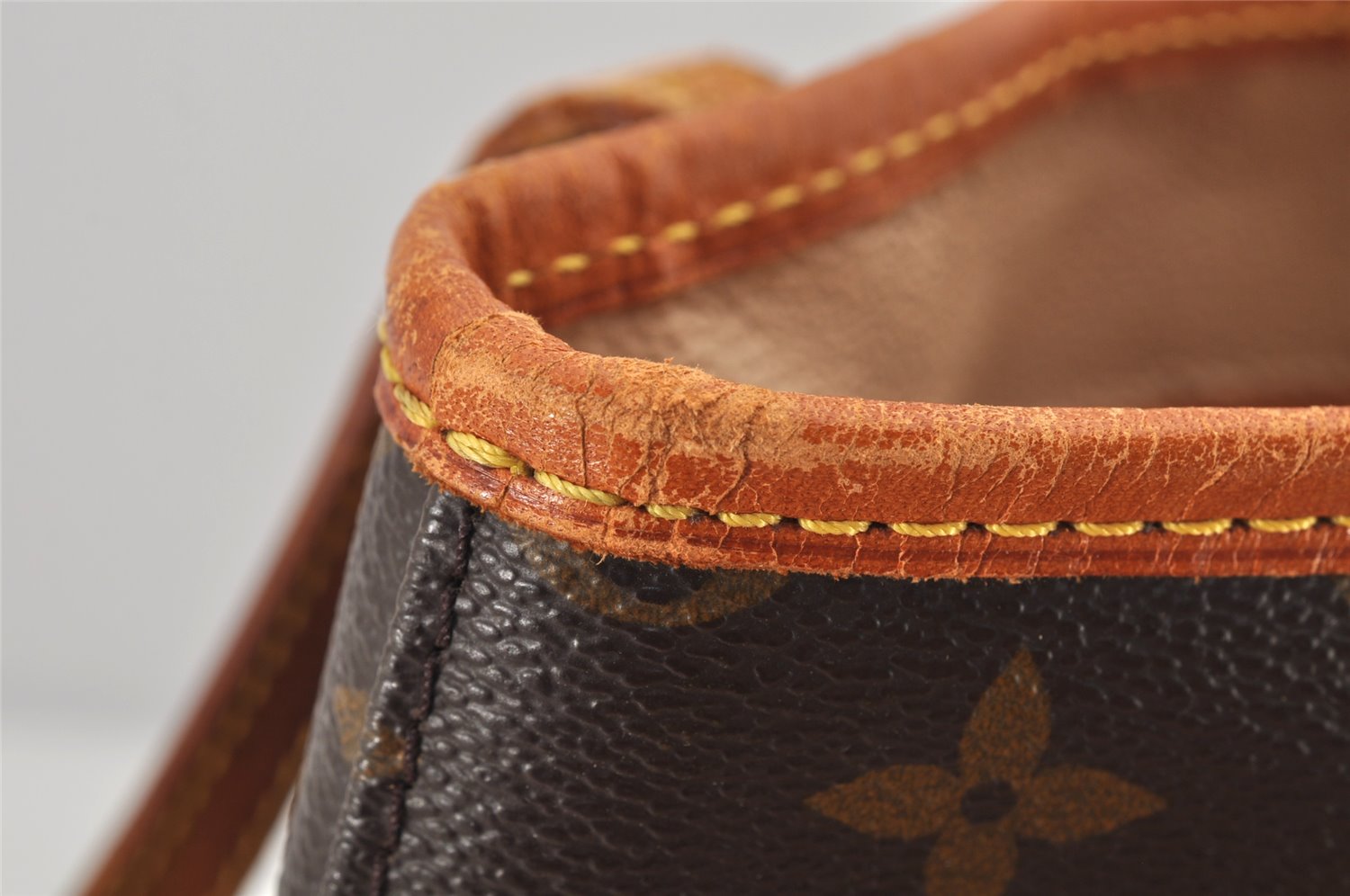 Authentic Louis Vuitton Monogram Bucket PM Shoulder Tote Bag M42238 LV 3056K