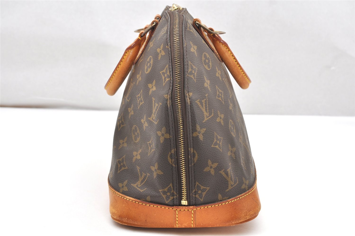 Authentic Louis Vuitton Monogram Alma Hand Bag Purse M51130 LV 3059K