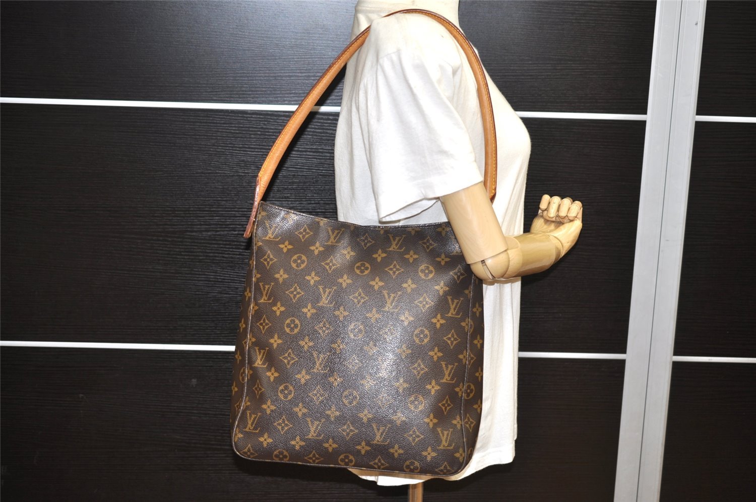 Authentic Louis Vuitton Monogram Looping GM Shoulder Bag M51145 LV Junk 3060K