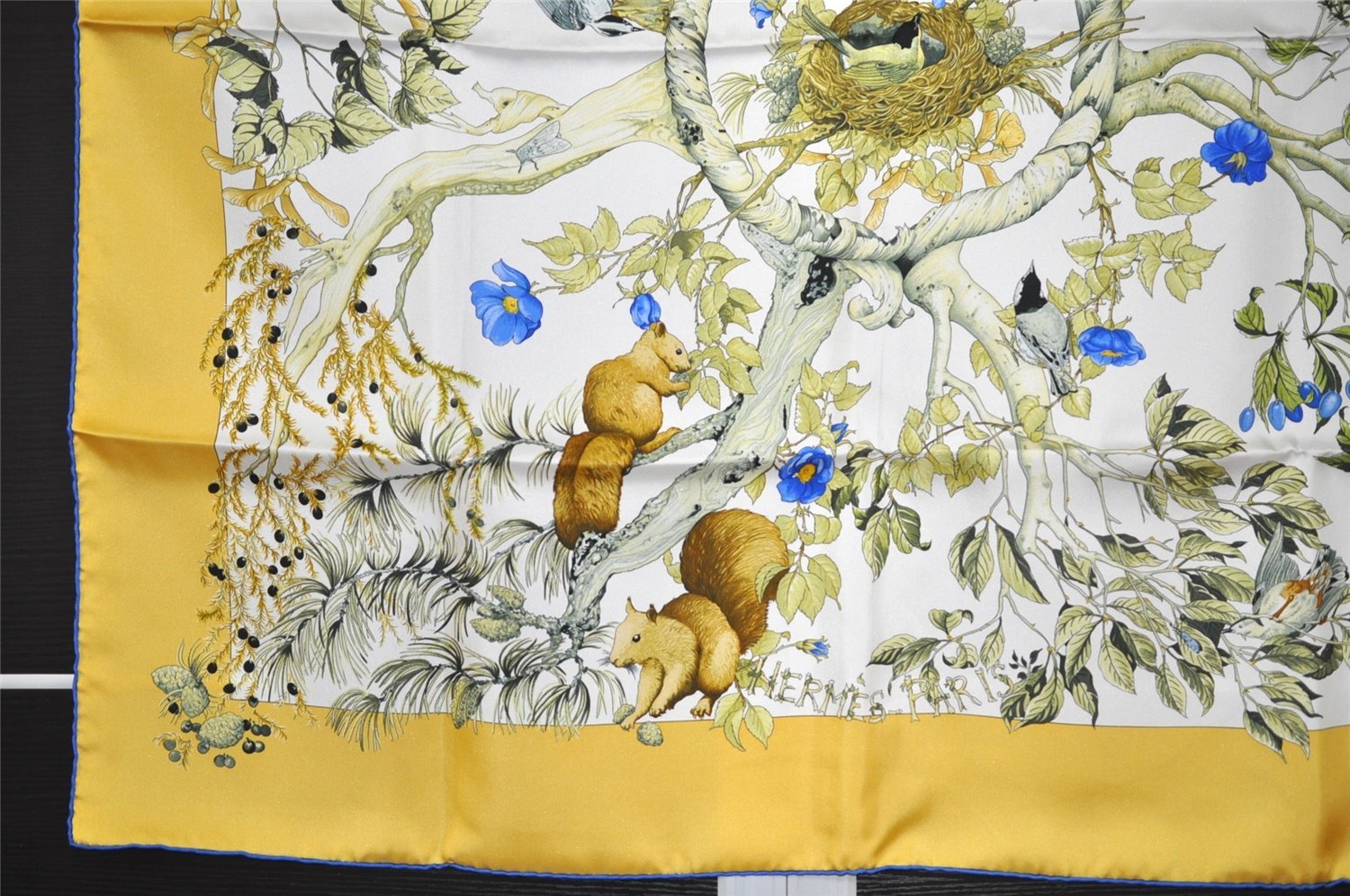 Authentic HERMES Carre 90 Scarf 