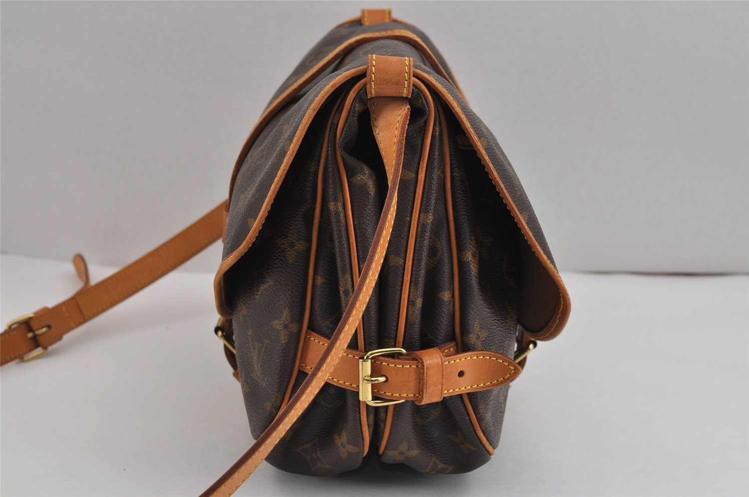 Authentic Louis Vuitton Monogram Saumur 30 Shoulder Cross Bag M42256 LV 3079J