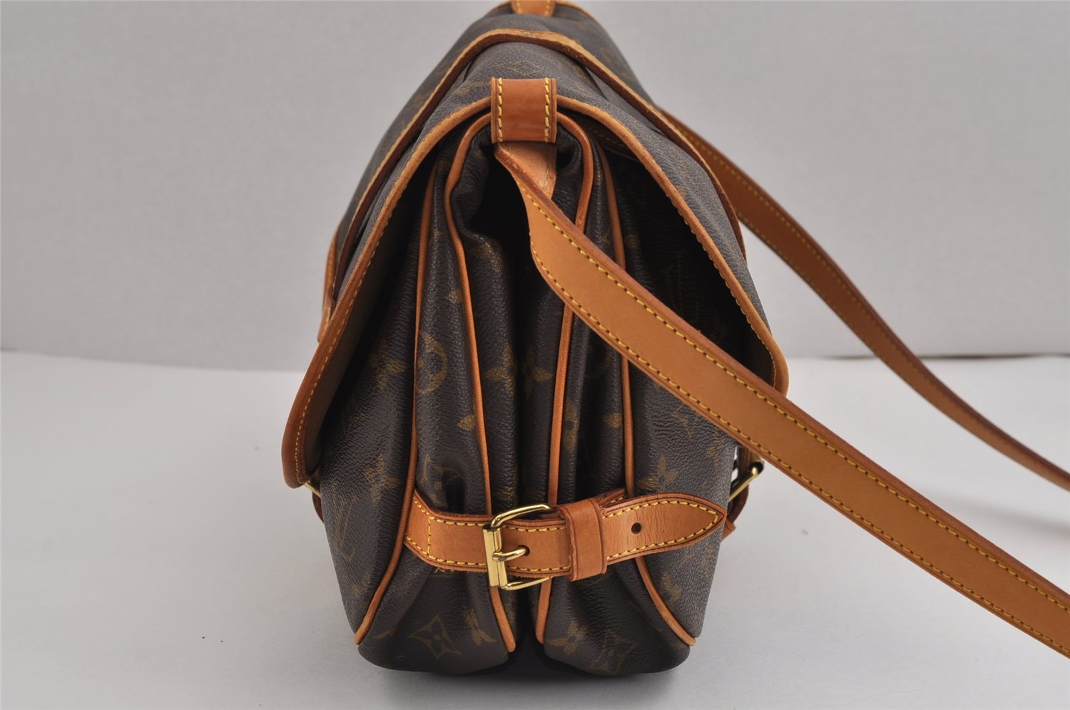 Authentic Louis Vuitton Monogram Saumur 30 Shoulder Cross Bag M42256 LV 3079J