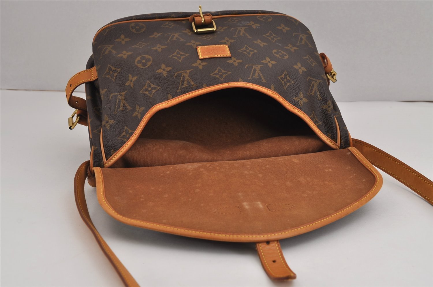 Authentic Louis Vuitton Monogram Saumur 30 Shoulder Cross Bag M42256 LV 3079J