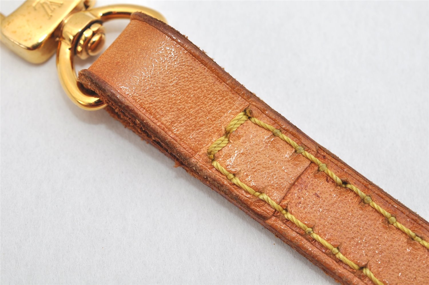 Authentic Louis Vuitton Leather Shoulder Strap Beige 46.3