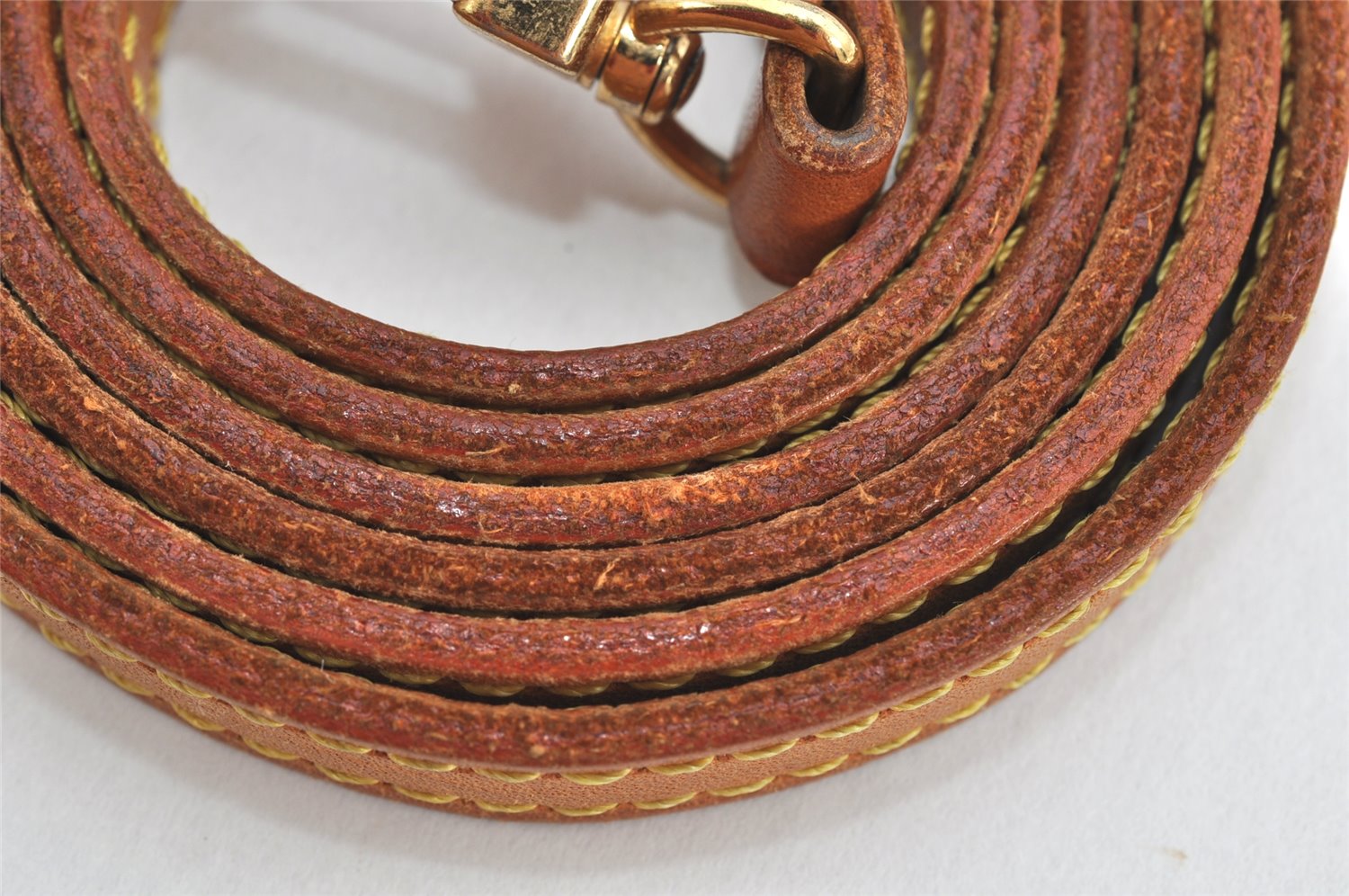 Authentic Louis Vuitton Leather Shoulder Strap Beige 46.9