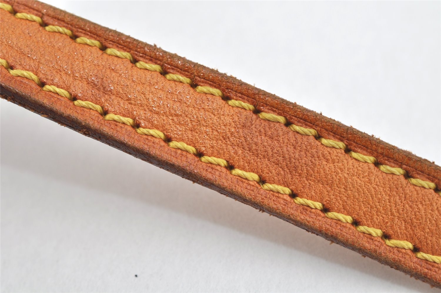 Authentic Louis Vuitton Leather Shoulder Strap Beige 45.9