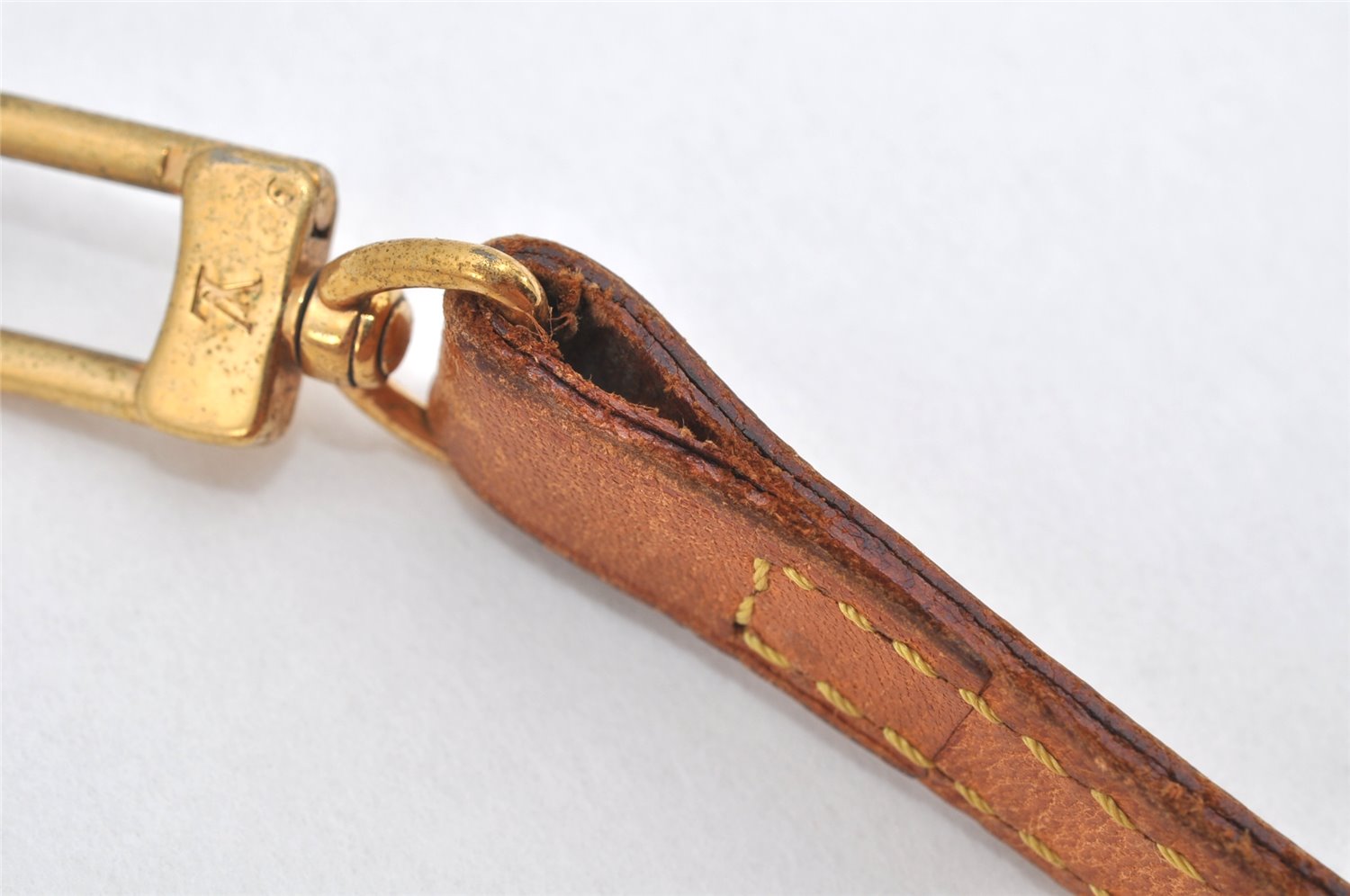 Authentic Louis Vuitton Leather Shoulder Strap Beige 45.7