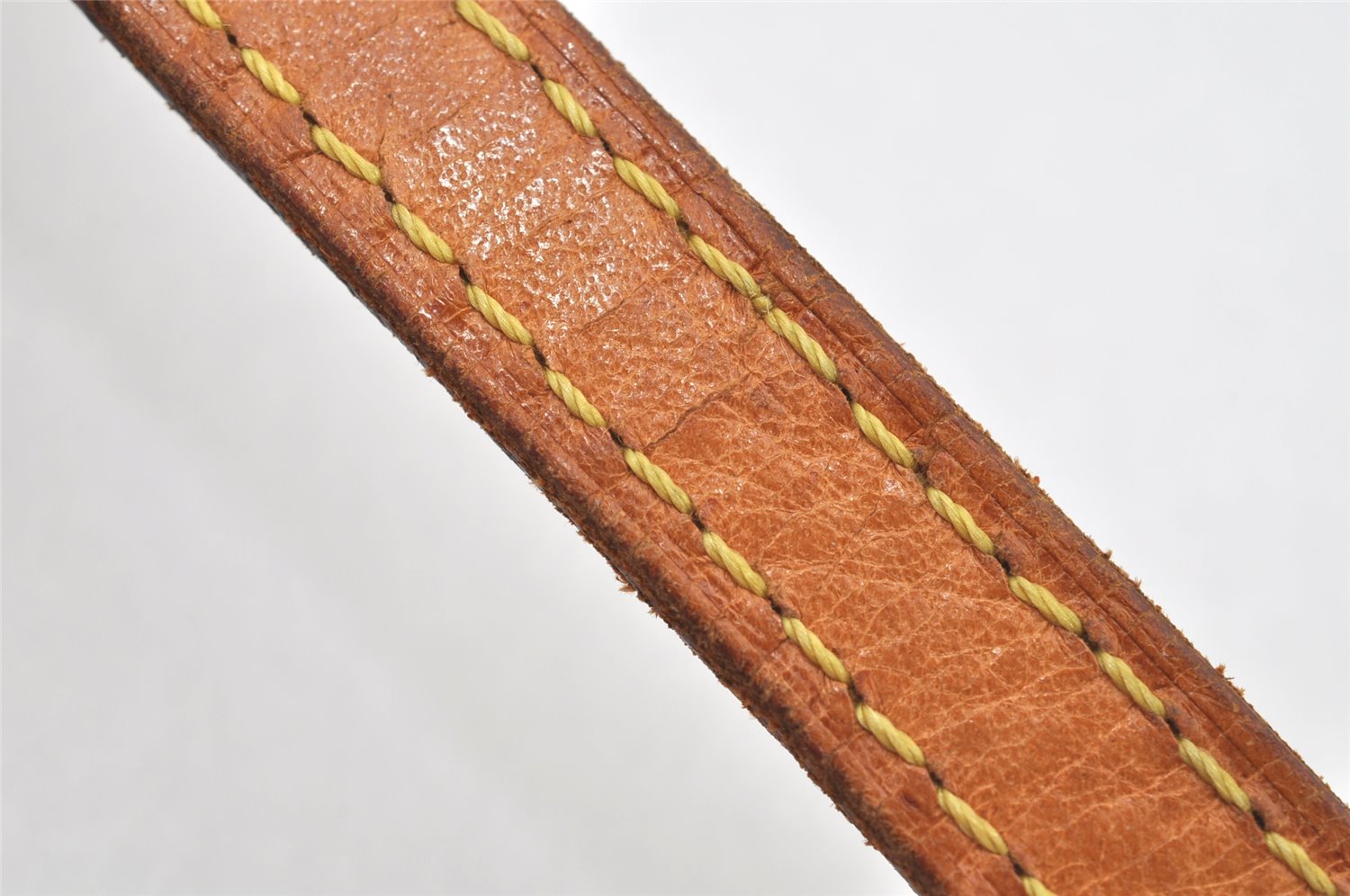 Authentic Louis Vuitton Leather Shoulder Strap Beige 45.7