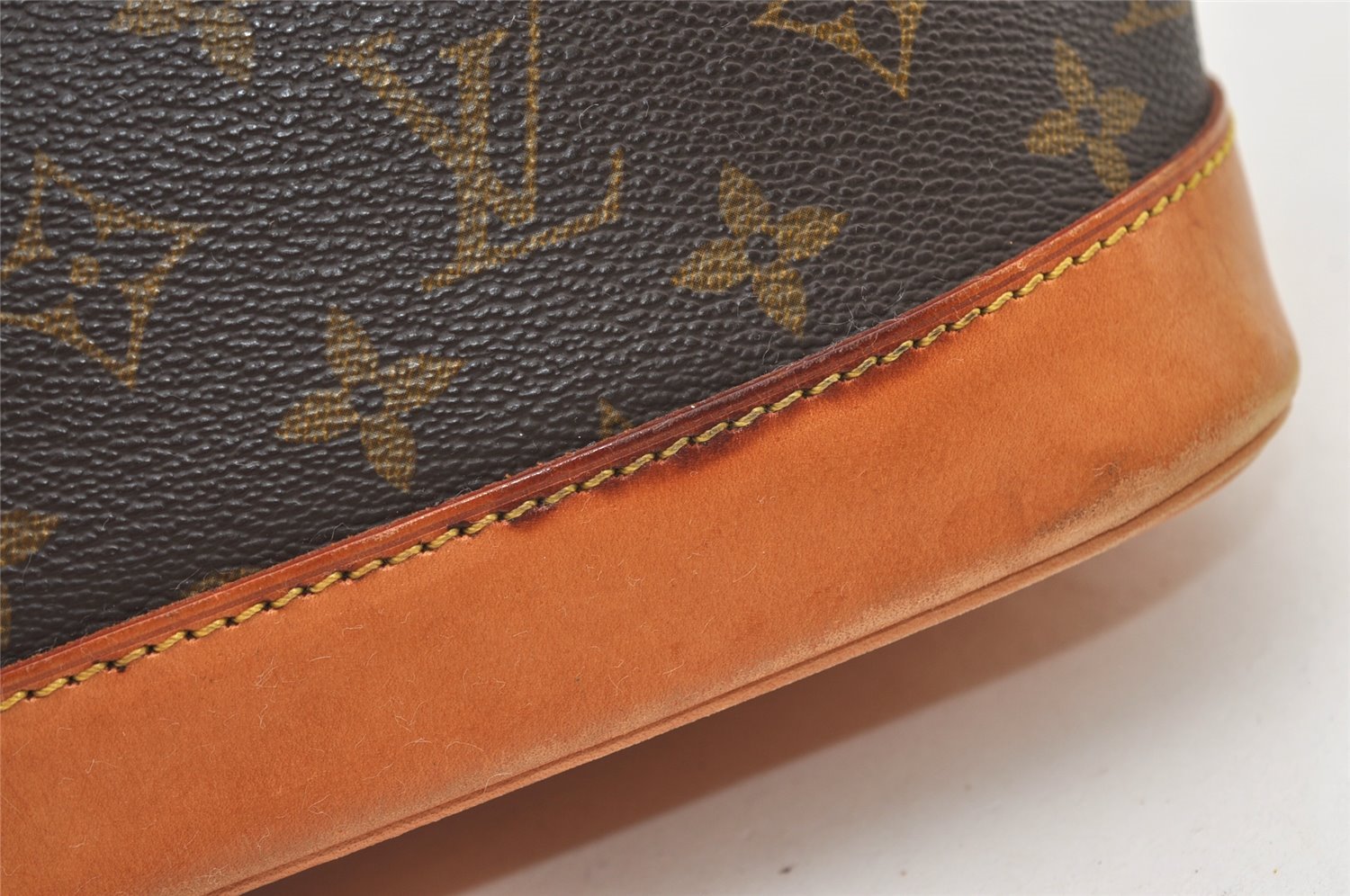 Authentic Louis Vuitton Monogram Alma Hand Bag Purse M51130 LV 3086J