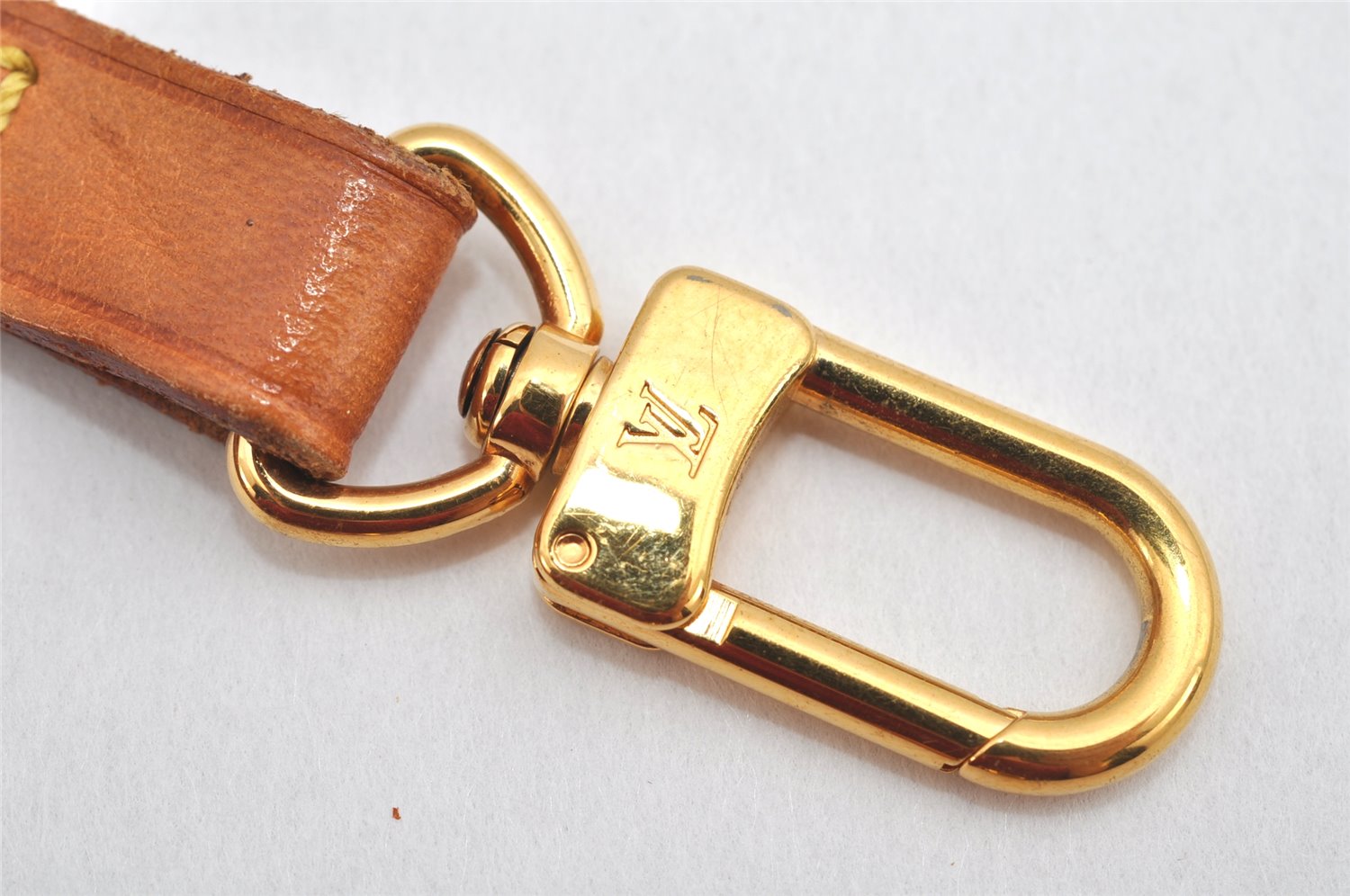 Authentic Louis Vuitton Leather Shoulder Strap Beige 45.3