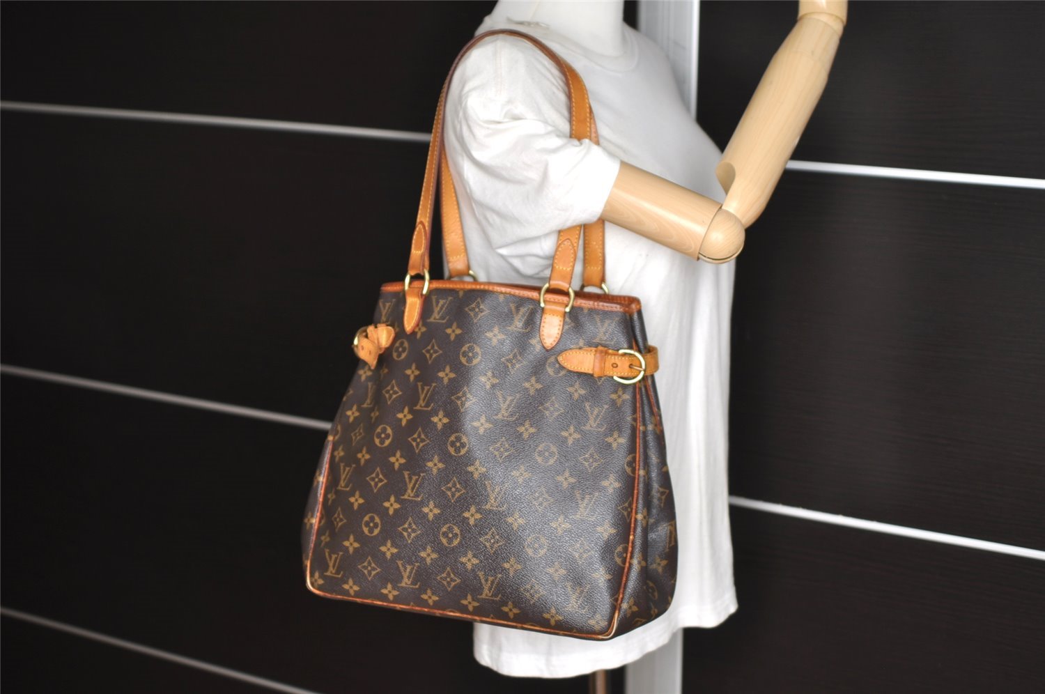 Authentic Louis Vuitton Monogram Batignolles Vertical Tote Bag M51153 LV 3087J