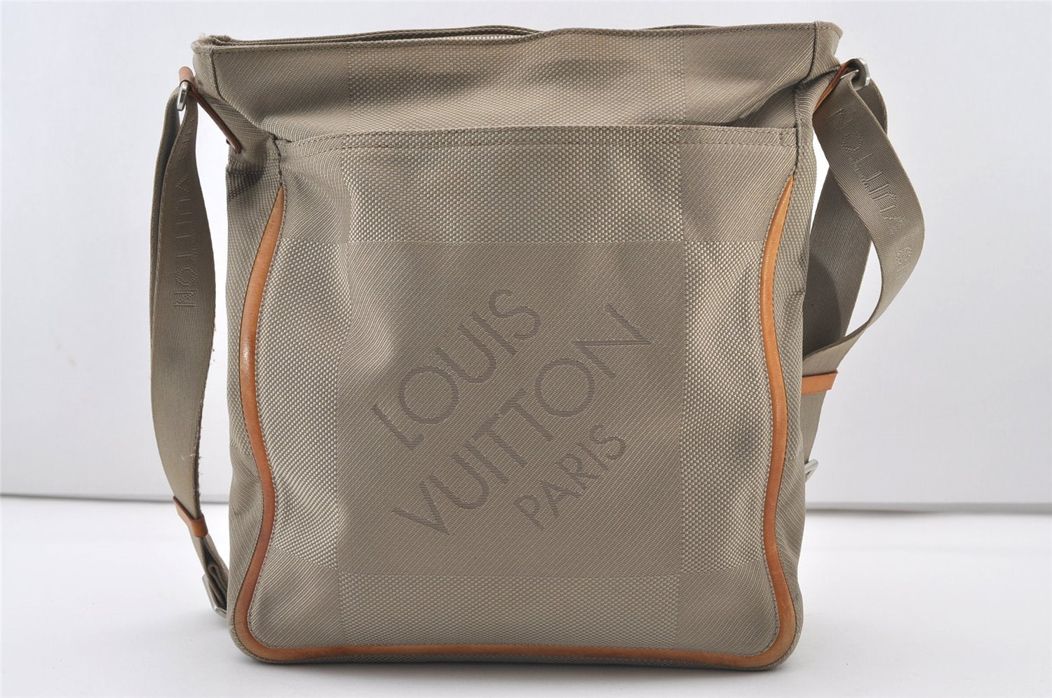 Authentic Louis Vuitton Damier Geant Compagnon Shoulder Bag M93045 Beige 3090J